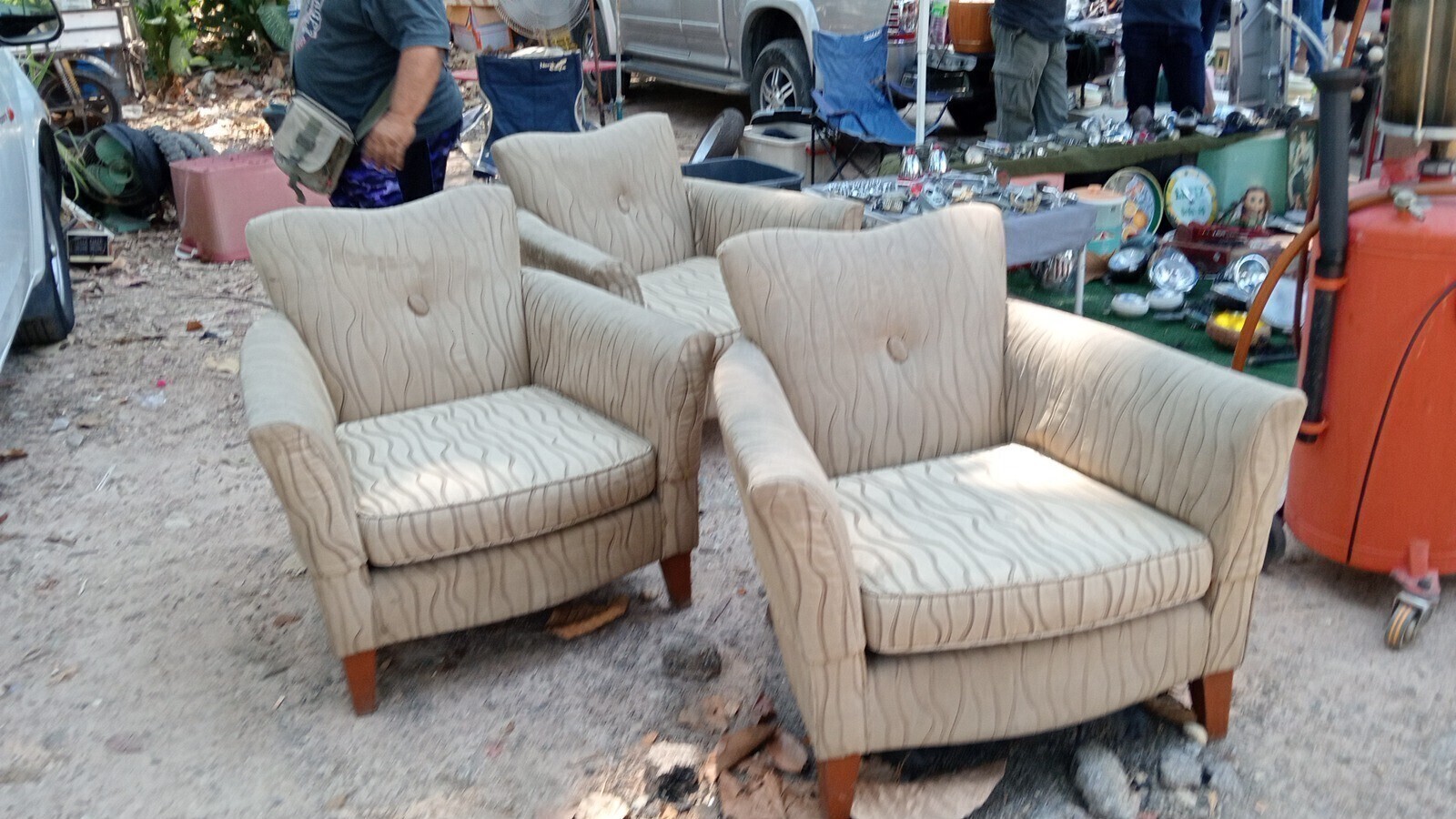Nong Ho Flea Market (saturday & sunday)